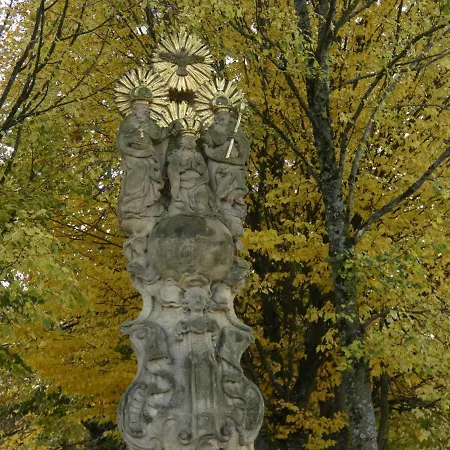 Goldener Fuchs In Moschendorf Apartment